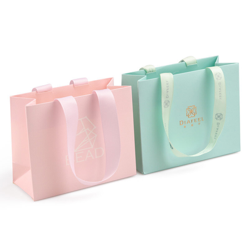 Custom gold foil logo luxury white cardboard paper shopping gift bag tote bags with custom printed logo