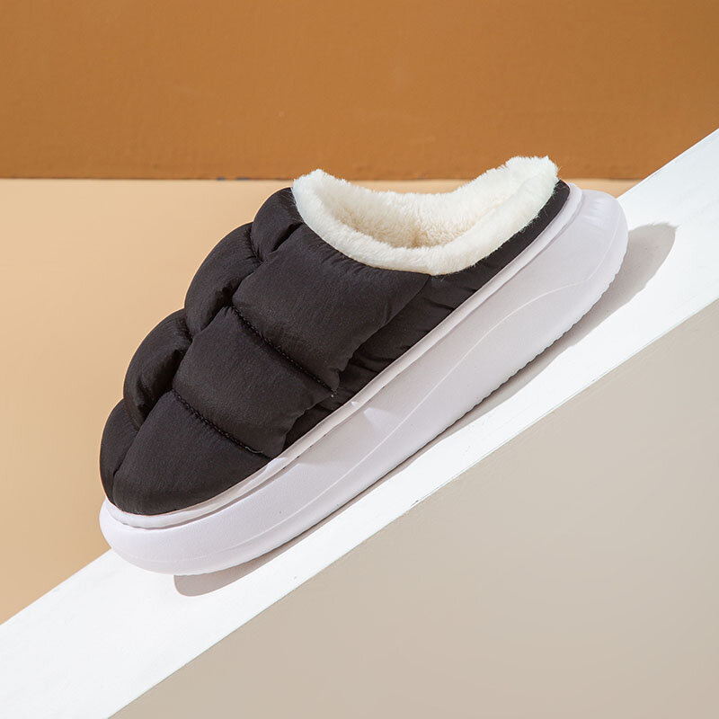 Comwarm Sandal Lembut Fashion Baru untuk Wanita Pria Sepatu Roti Sandal Tahan Air Platform Tebal Hangat Musim Dingin Sepatu Rumah Luar Ruangan