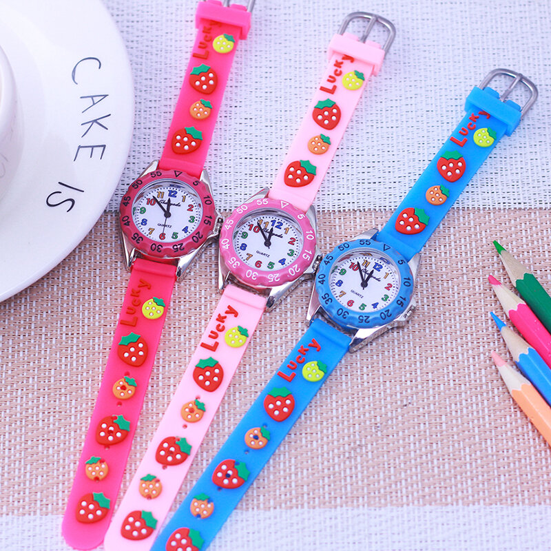 Детские часы с мультяшным клубничным силиконовым ремешком для девочек, праздничные новогодние подарки, кварцевые часы с цветным номером для детей и студентов