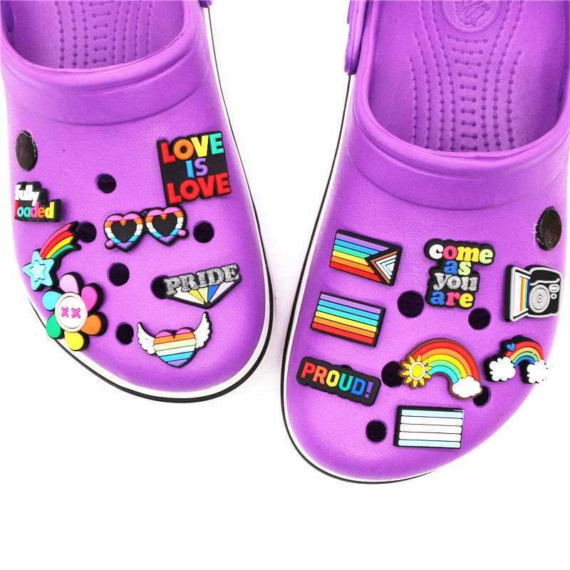 1 pz stile arcobaleno PVC ciondoli per scarpe decorazione orgoglio Meteor Love Designer accessori per scarpe spille fit Kids X-mas Gift
