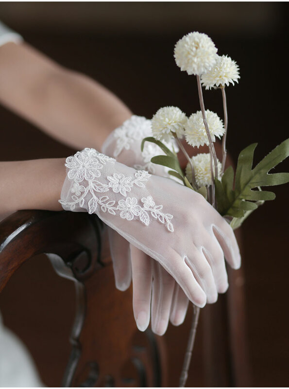 Женские свадебные перчатки It's yiiya, белые короткие перчатки из мягкого тюля с кружевной аппликацией для невесты на лето 2019