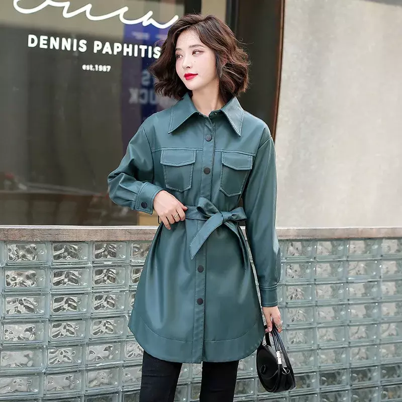 Женские кожаные куртки средней длины, Осень-зима 2023, Корейская свободная облегающая кожаная куртка для женщин, искусственная кожа
