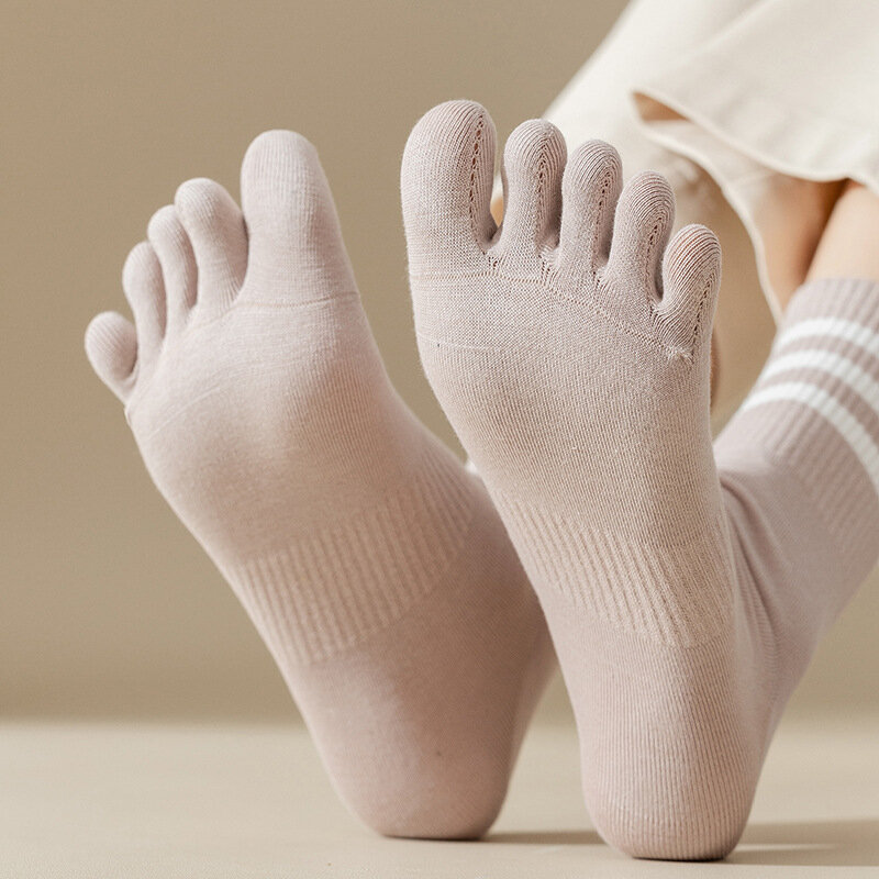 Calcetines de algodón con cinco dedos para mujer y niña, medias de tubo medio con rayas blancas y negras, divididas en el dedo del pie, para exteriores, para las cuatro estaciones, 1 par