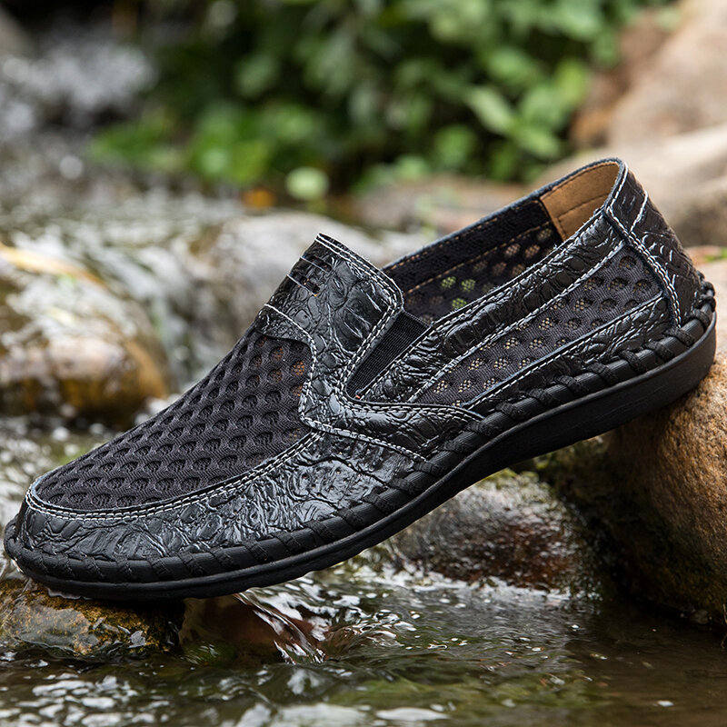 Summer Casual Shoes For Men Breathable Mesh Men Loafers Slip On Outdoor Men Sneakers Handmade Flats Walking Footwear