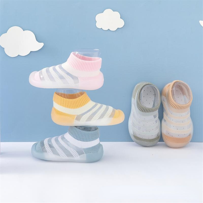 Primavera estate nuove scarpe da bambino in rete scarpe da neonato per bambina calzini per bebè scarpe fondo morbido scarpe antiscivolo per neonato 0-4 anni