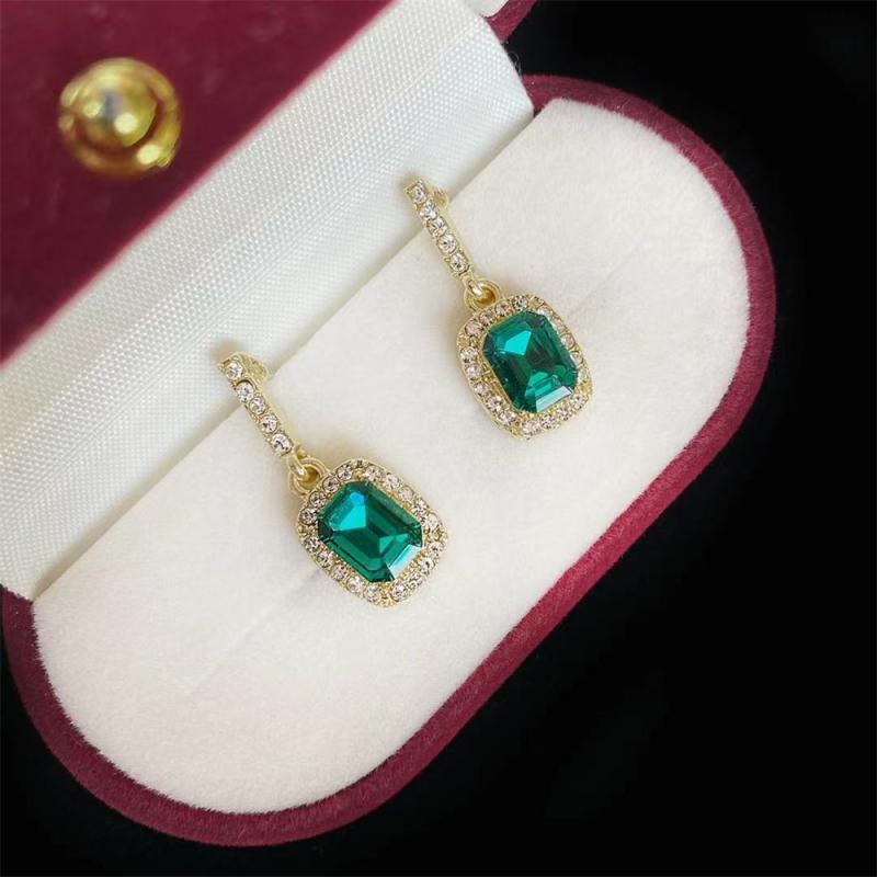 1 ~ 5 Stück neu gestaltete süße Ohrringe für Frauen s925 mit grünen Edelstein geschenken für sie