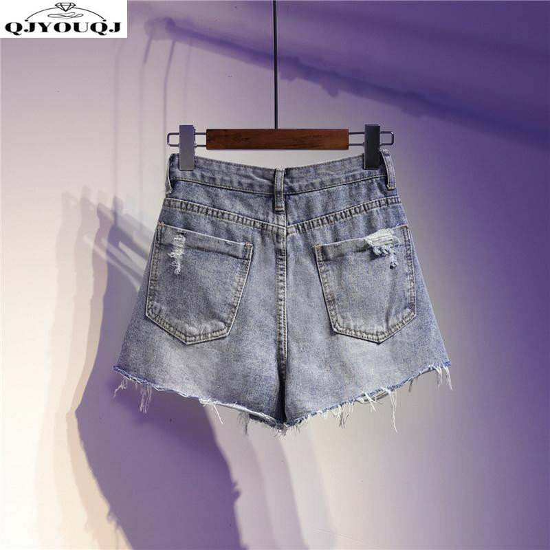 2024 Sommer neue modische perforierte Jeans shorts Damen große Größe Fett mm schlanke breite Bein A-Linie Hot pants Trend