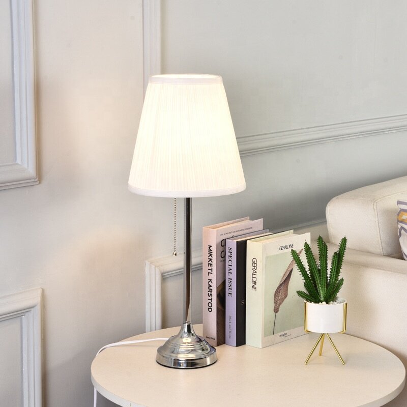 Lámpara de mesa plisada de interruptor de mano de lujo de estilo americano para decoración del hogar