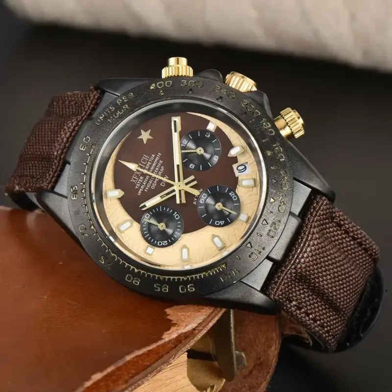 นาฬิกาแบรนด์ดังยอดนิยม DW สไตล์ดั้งเดิมสำหรับผู้ชายนาฬิกาควอตซ์โครโนกราฟมัลติฟังก์ชั่นหรูหราวันที่อัตโนมัติ AAA + นาฬิกาผู้ชาย