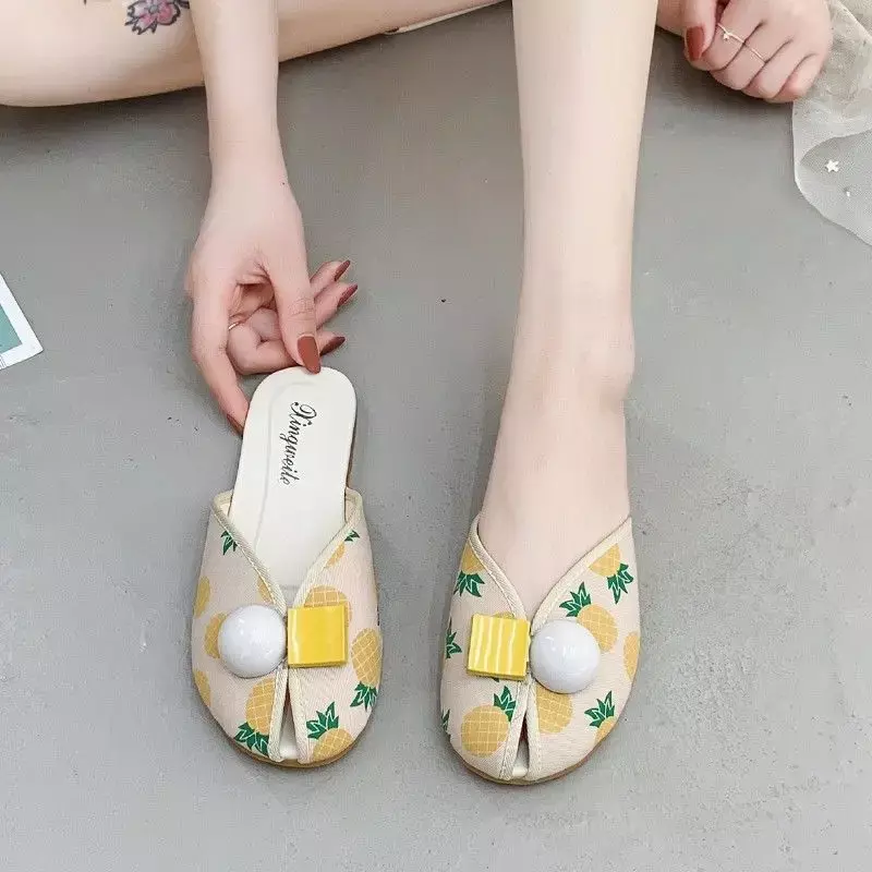 Женские шлепанцы с круглым носком, Симпатичные сандалии на плоской подошве, сланцы для улицы, Модная уникальная обувь в Корейском стиле, W