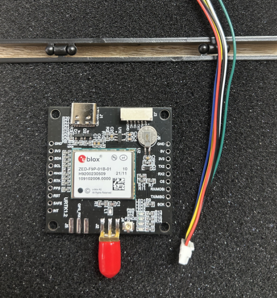 ZED-F9P-01B-01 отличная плата GNSS работает с последовательным I2C и SPI ESP32, контролируя I2C и SPI UM980