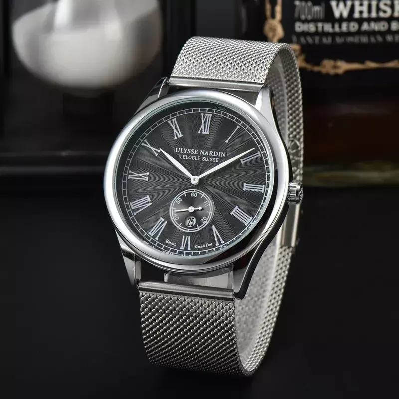 นาฬิกาควอทซ์สำหรับผู้ชายสายรัด Wathc ที่ละเอียดอ่อนผลิตซ้ำได้แบบลำลองสีเขียวสีดำคุณภาพดี
