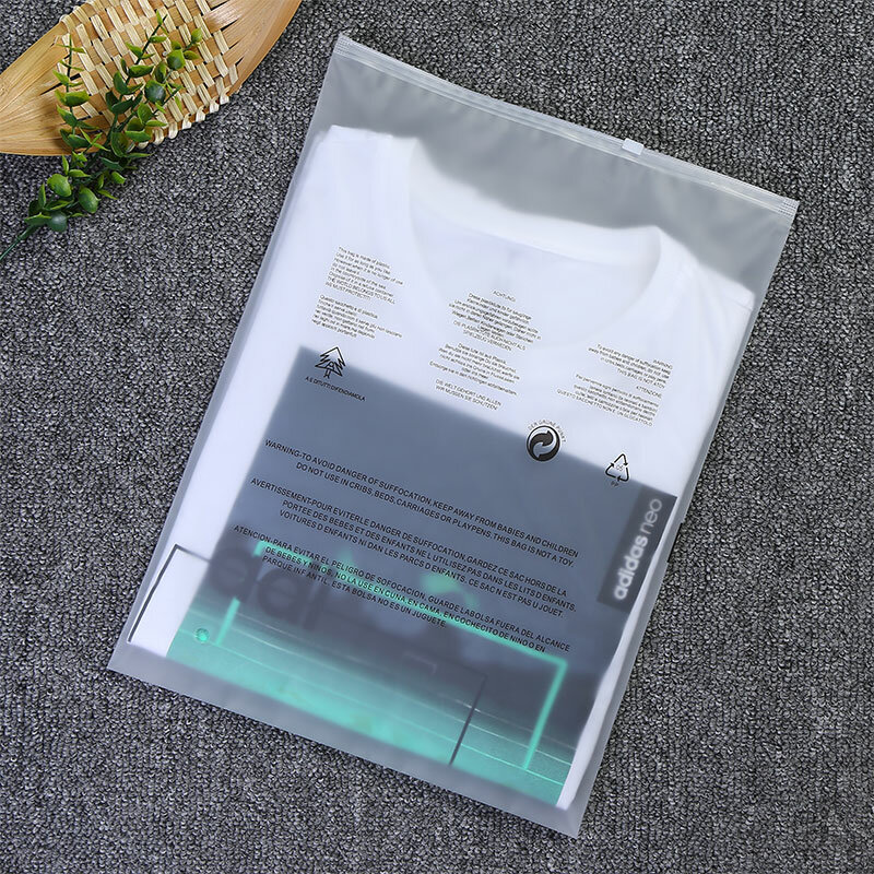 Customized product、High Quality Matte Waterproof Clothes Packaging Frosted Zipper Bag polybag with suffocation warning