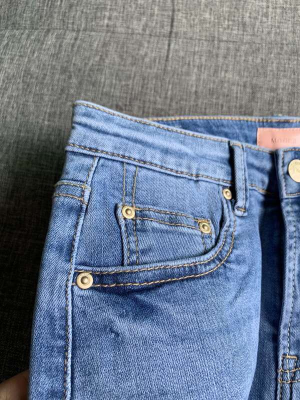 Damskie spodenki jeansowe haftowane dekoracje casual "dzika moda" spodenki dla szczupłej kobiety