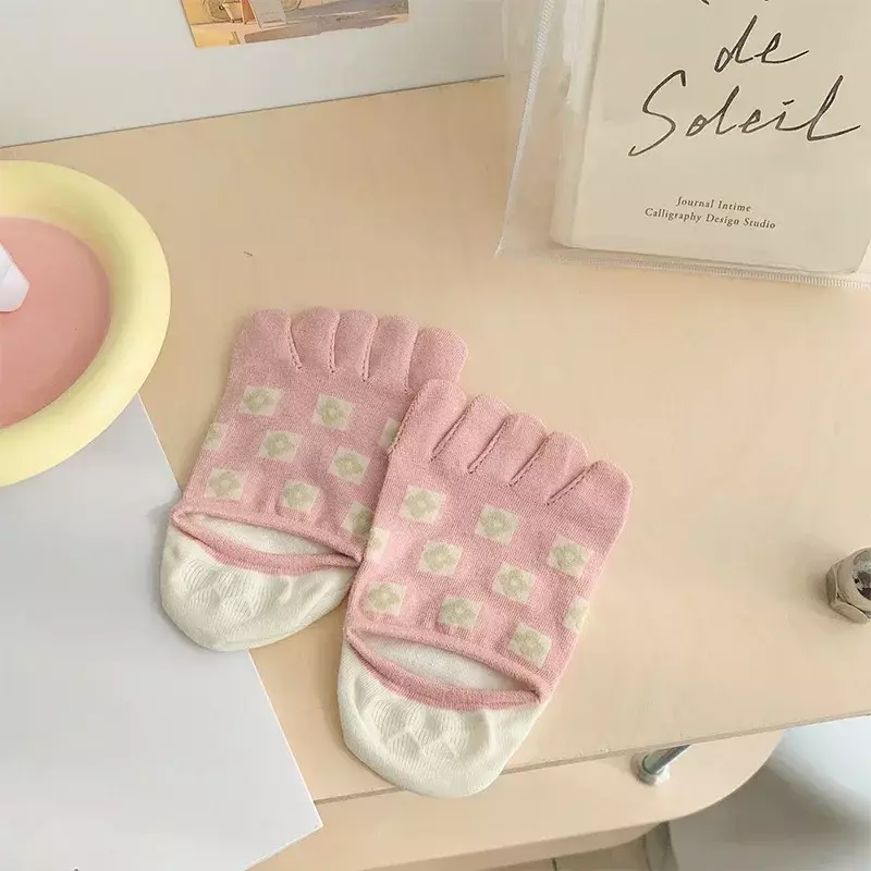 Chaussettes à cinq doigts en silicone pour femmes, style collège japonais non ald, chaussette bateau invisible, fille douce, chaussette fendue, fleur, mignon