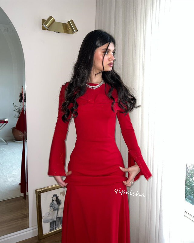 Sukienka na studniówkę satynowa drapowana walentynkowa suknia z okrągłym dekoltem na zamówienie długa suknia saudyjska