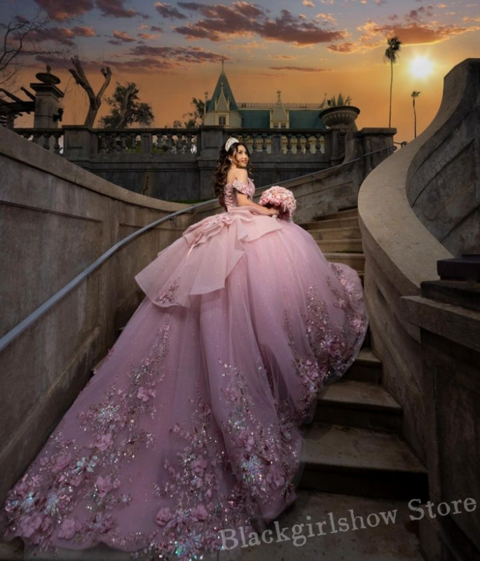 Vestido princesa Quinceanera, rosa pêssego, apliques florais luxuosos, trem de capela frisado, vestido sem alças, 2024