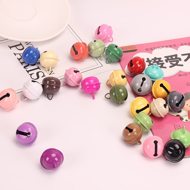 DokiToy-Llavero de campana pequeña colorida para decoración de árbol de Navidad, accesorios de pintura de Metal de color caramelo, 22mm, envío directo para mascotas