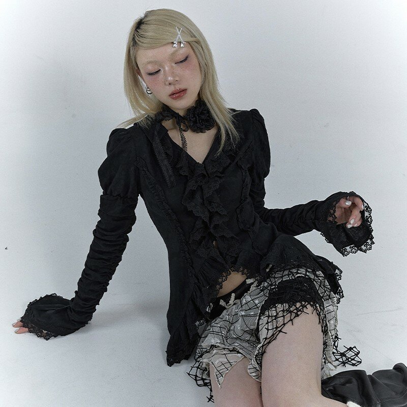 Женская кружевная рубашка Karrcat, готическая Черная блузка асимметричного покроя в стиле Ямамото, рубашка с расклешенным рукавом и V-образным вырезом, винтажная рубашка Y2k Emo