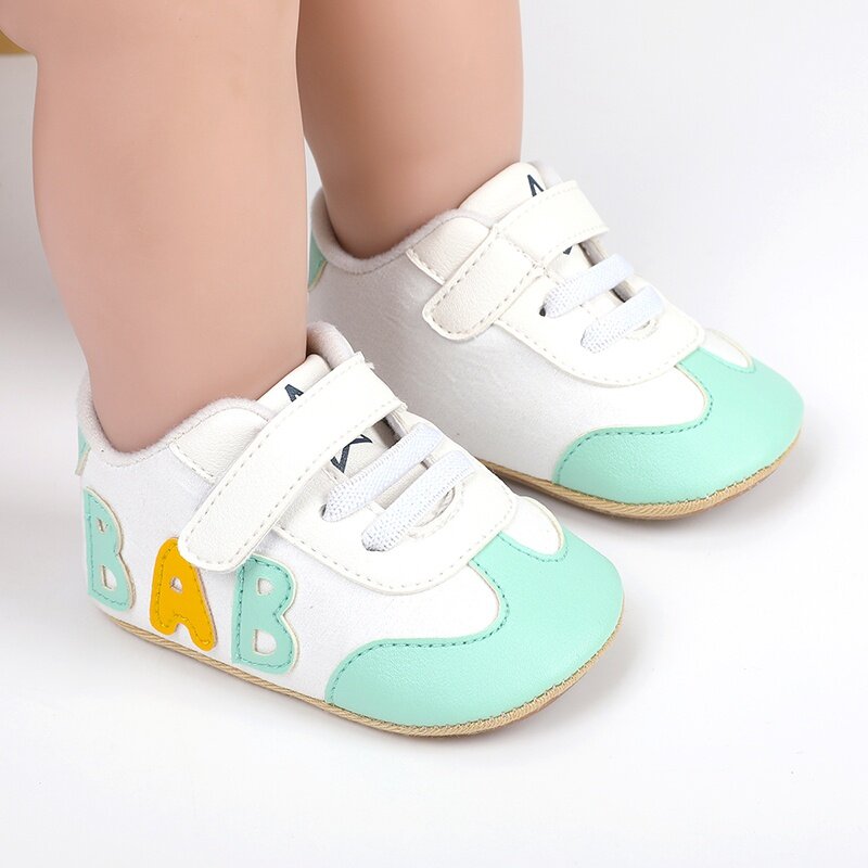 Sapatos casuais antiderrapantes com sola macia para bebê, estilo esportivo retrô, design splicing sense, sapato bonito, moda primavera-verão