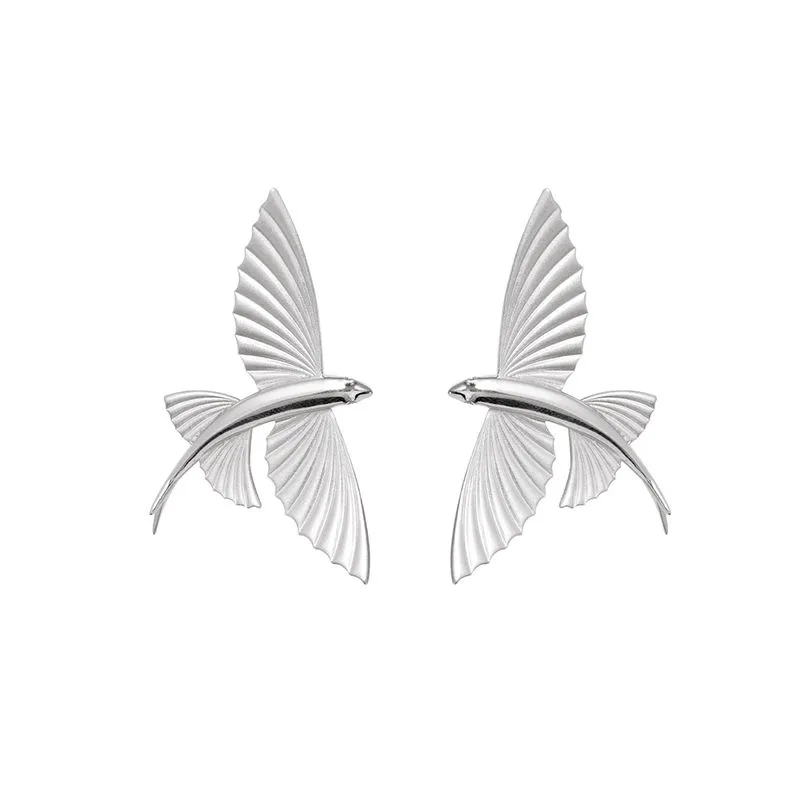 Boucles d'oreilles unisexe en forme de poisson volant, bijou court de couleur argent pour Banquet, accessoires à la mode, cadeau, nouveauté 2023