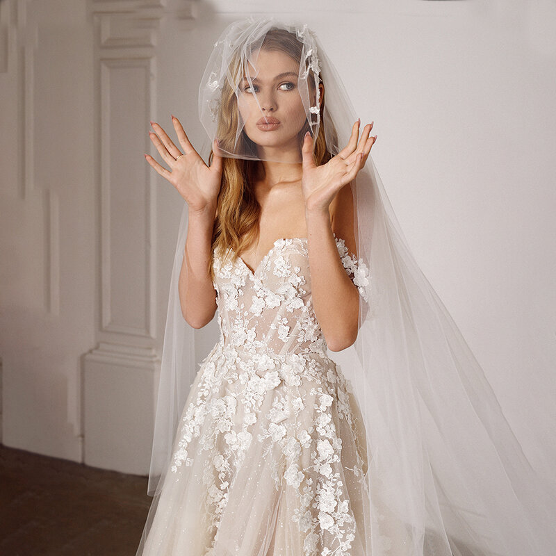 Luxus schimmernden Tüll von der Schulter Brautkleid mit gestickten 3D-Blumen Schatz geschwollene Schnürung maßge schneiderte Brautkleider