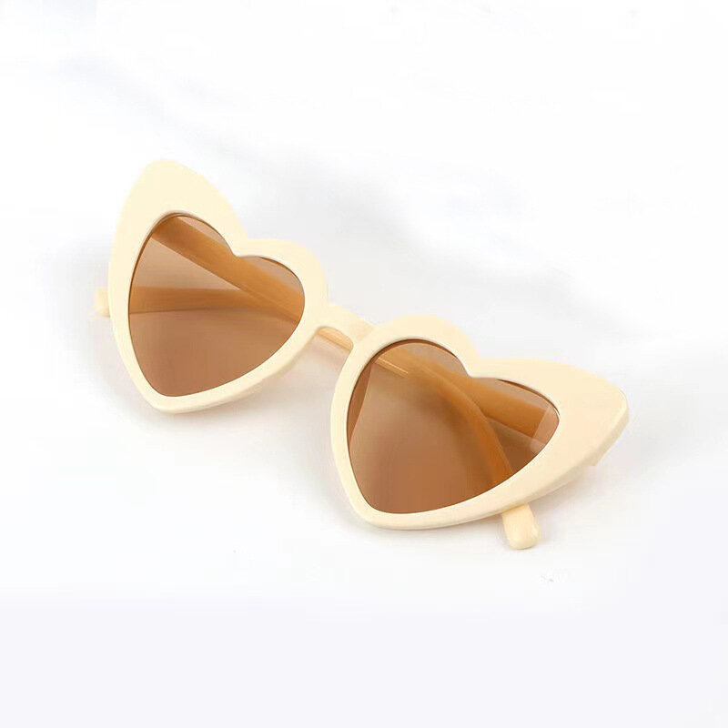 Gafas de sol de corazón de amor para mujer, anteojos de sol Retro con montura grande, protección UV400, sombras de verano, gafas de protección al aire libre