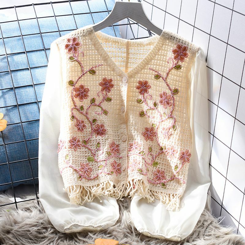 Thin section of short v-neck knitted cardigan female jacket loose spring and summer new Japanese external splicing blouse 2024