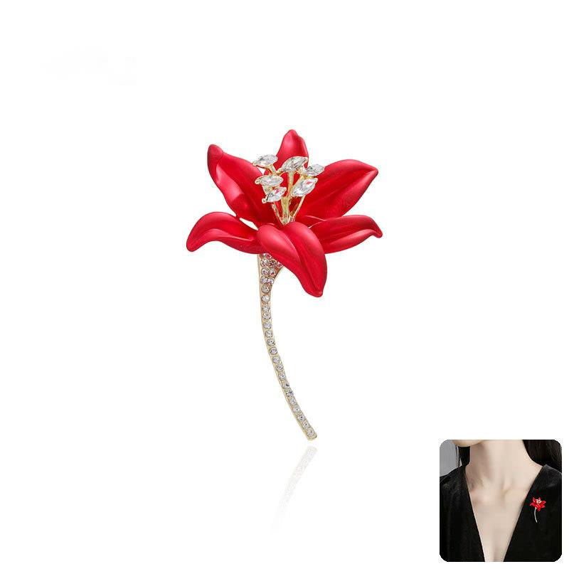 Spille di fiori di giglio a griglia alta retrò spilla di cristallo rosso tridimensionale Pin abbigliamento da sera ornamento di gioielli per le donne