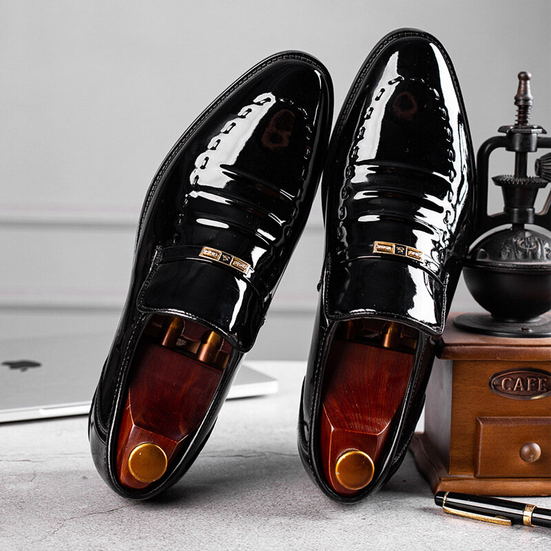 남성용 럭셔리 브랜드 특허 가죽 패션 비즈니스 원피스 로퍼, 뾰족한 블랙 신발, 옥스포드 통기성 포멀 웨딩 슈즈