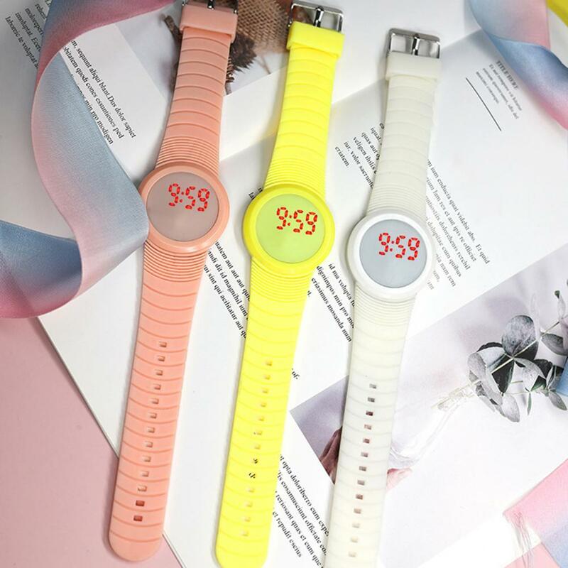 Zegarki na rękę z wyświetlaczem cyfrowym świecący pasek silikonowy wodoodporny zegarek sportowy dla chłopców elektroniczny zegarek