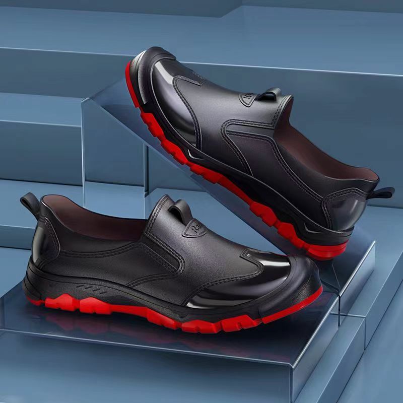 รองเท้าลุยฝนสำหรับผู้ชาย, ใหม่รองเท้ากันน้ำกันลื่นพื้นนิ่มรองเท้าใส่ทำงาน gratis ongkir ตกปลาในน้ำ