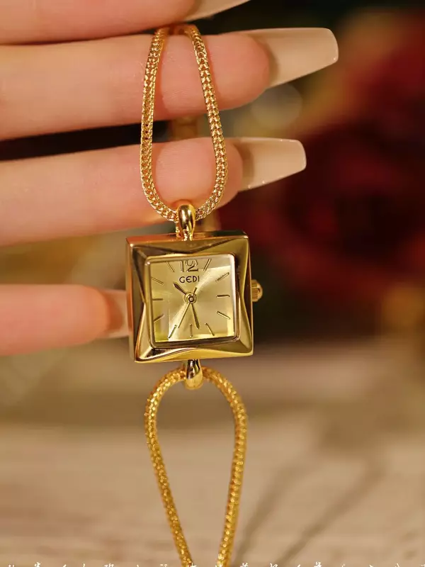 2024 New Women's Quartz Watch Vintage Square Bracelet  High end Watch Elegant and Elegant Ladies' Watch