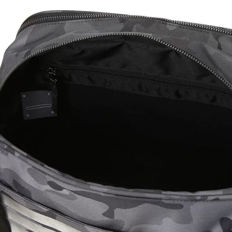 2024 Korean Golf Boston Bag With Shoe Storage Shoulder Strap Metal Skull Head Logo Golf Clothing Bag