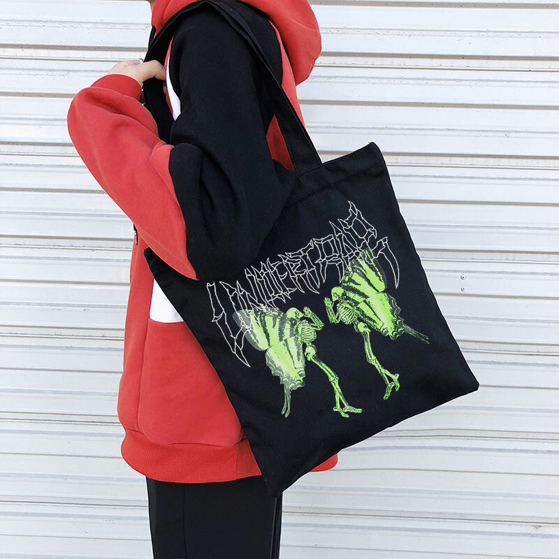 كوريا Ulzzang الهيب هوب الإناث المتسوق حقائب خمر الهيكل العظمي فراشة طباعة حقيبة قماش قنب عادية سعة كبيرة حقيبة كتف الموضة
