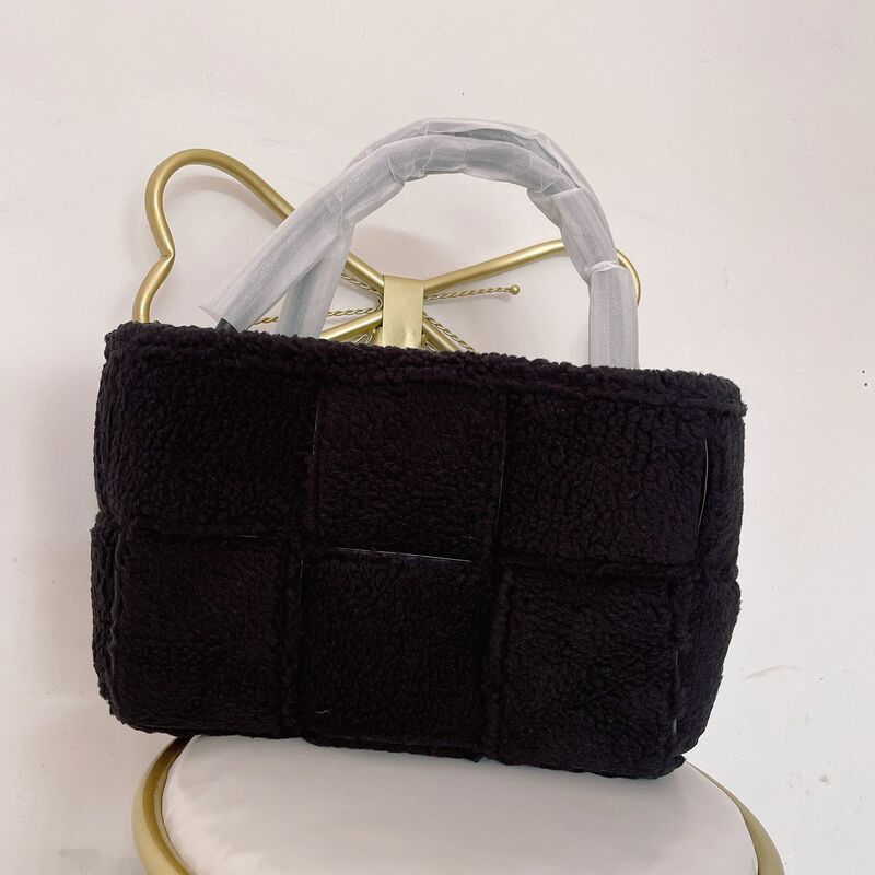 Autumn Winter Luxury Faux Lamb Hair Plaid Handbag Large Capacity Plush Bag Fluffy Casual Totes Faux Fur Handhold Bag