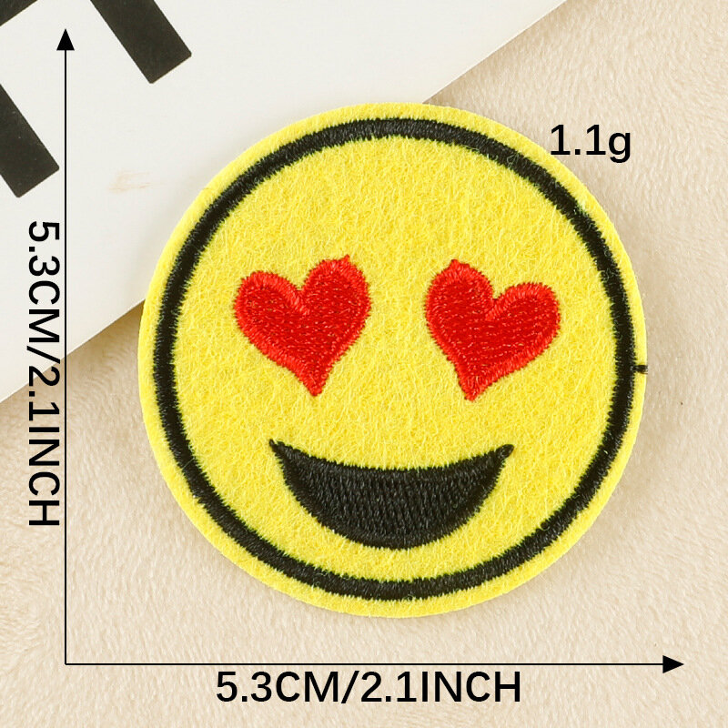 2024 Hot Borduur Logo Diy Lachende Gezicht Stof Naaien Patch Label Sticker Voor Rok Hoed Jeans Rugzak Zelfklevend Embleem Badge