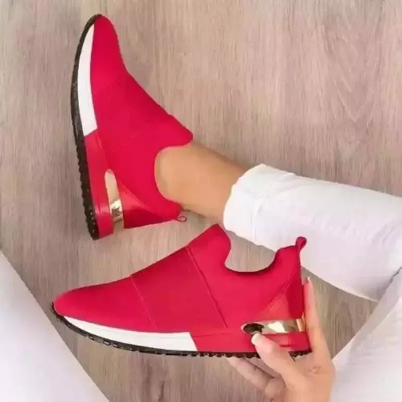 Vendita calda scarpe da donna primavera e autunno nuove scarpe Casual moda sportiva in Mesh traspirante scarpe singole di grandi dimensioni con zeppa leggera