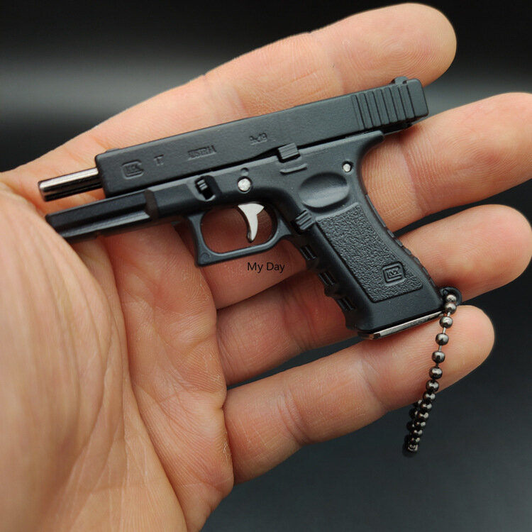 Mini Metal Desert Eagle Keychain, Glock G17 Pistol Shape, Ejeção de Shell Modelo de Arma Portátil, Montagem Livre
