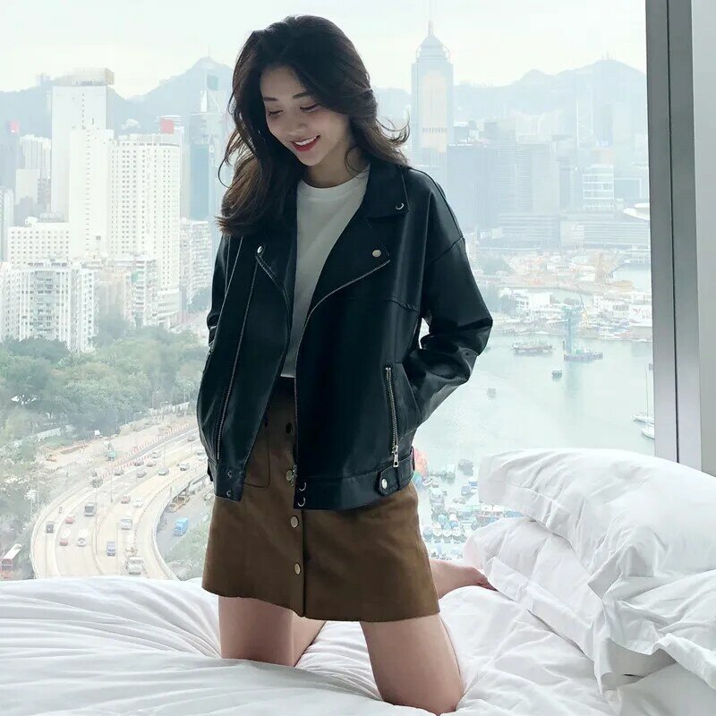 الربيع والخريف جديد بولي Leather جلد المرأة قصيرة الكورية معطف فضفاض