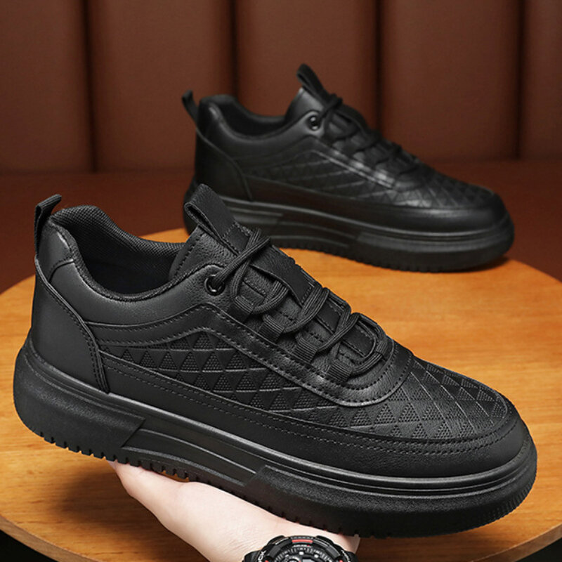 Scarpe da uomo Sneaker Casual da uomo scarpe da Tennis da passeggio per uomo 2024New Outdoor piattaforma antiscivolo spessa scarpe bianche Zapatillas maschili