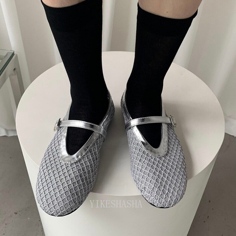Fashion musim panas 2024 sandal kotak seksi desain sepatu wanita Flat balet Flat tali gesper ujung bulat sepatu desainer mewah