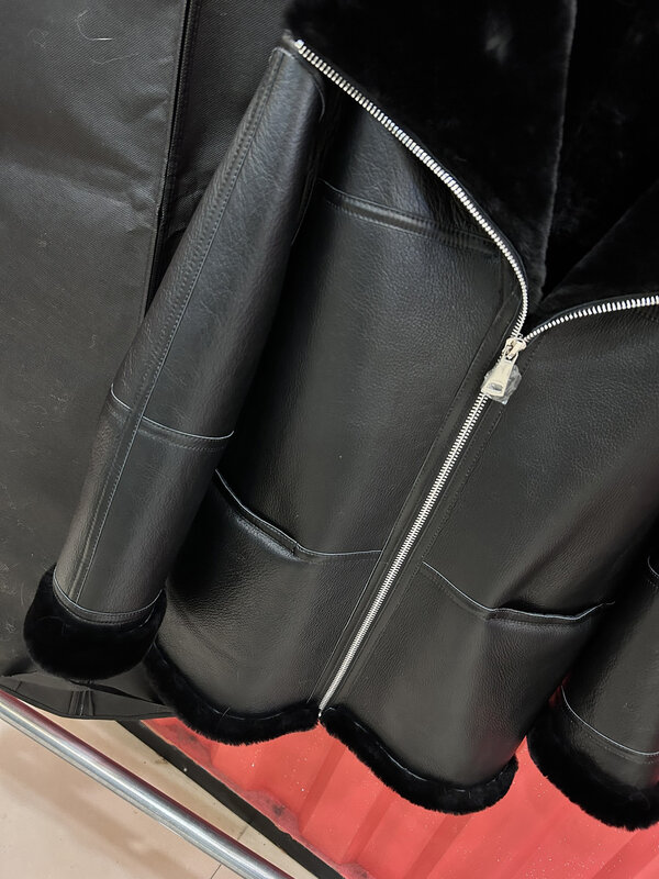 Manteau en Fourrure à Revers Court, Version Ample de Couleur Pure, Double Poche, Chaud et Confortable, Nouvelle Collection Hiver 2024, 0102
