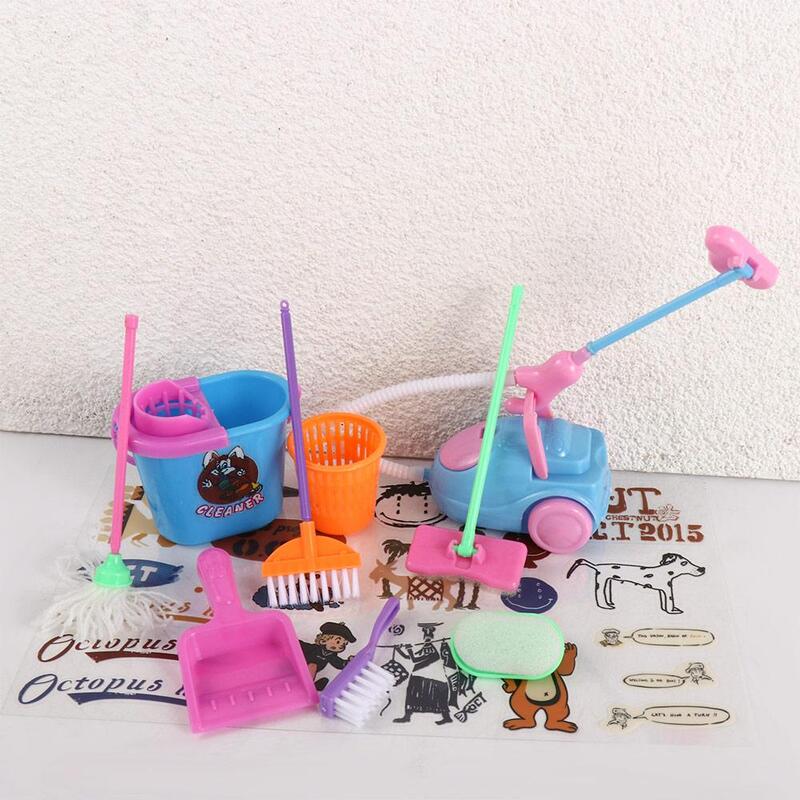 Mobili per casa delle bambole strumenti di lavaggio in miniatura di plastica. Giocattoli per mobili strumenti per la pulizia della casa strumento per la pulizia in miniatura