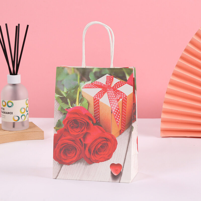 Sacchetti di carta da imballaggio stampati rosa Love Carry borsa di carta Kraft scatola di nozze di compleanno di san valentino regalo di natale con manico