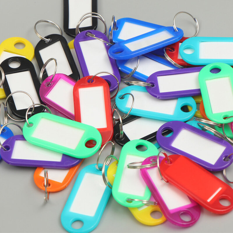 Etiquetas coloridas de plástico para llavero, etiqueta numerada para equipaje, papelería de oficina, identificación, con anillo dividido, 50 piezas