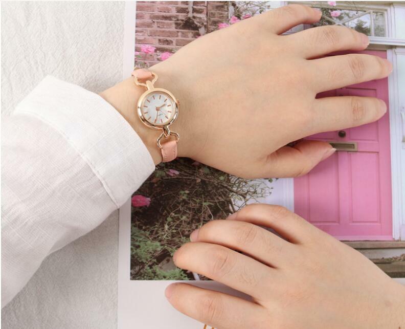 Jam tangan bulat kecil populer perdagangan luar negeri jam tangan kuarsa perempuan hadiah modis jenis gelang