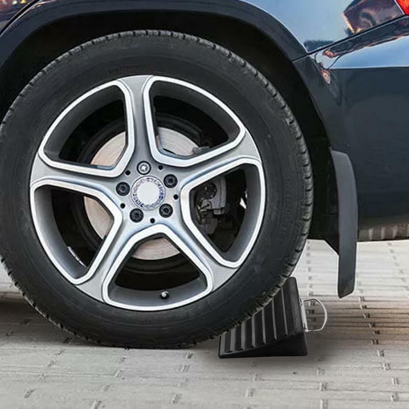 RV Wheel Chock Heavy Duty Rubber Wedge With Reflective Strip Anti-Slip Grip Ribbed Chock Block For Camper Trailer RV Truck Cars