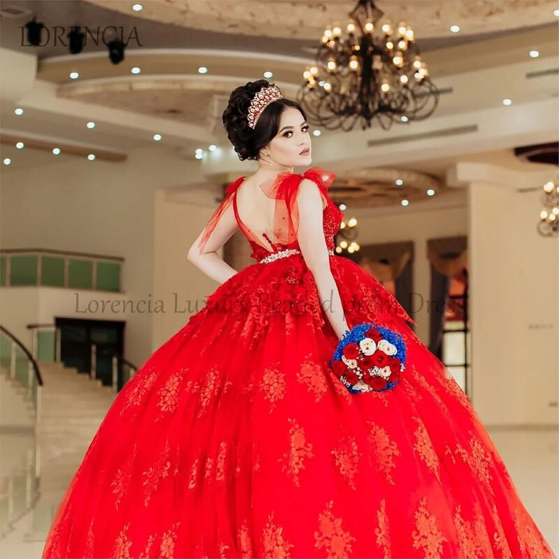 Красное бальное платье с открытыми плечами, аппликацией из бисера и блестками