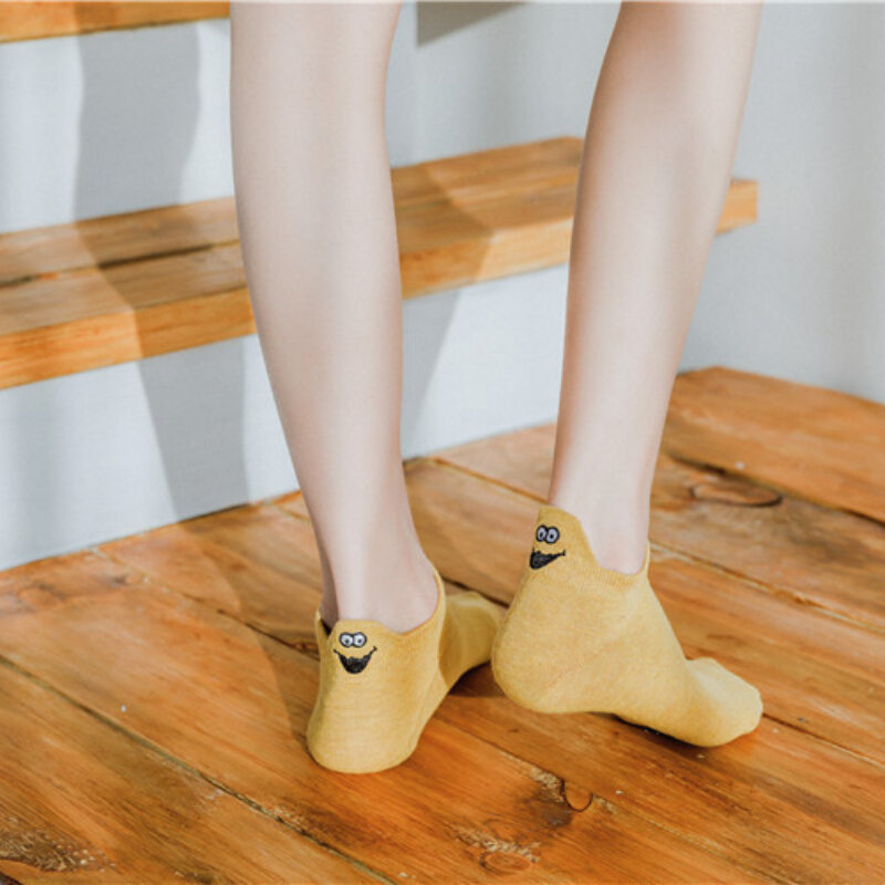 2024 nuove 10 paia di calzini carini da donna in cotone Kawaii ricamati divertenti calzini a taglio basso calzini alla caviglia per ragazze Harajuku regali per la scuola delle ragazze